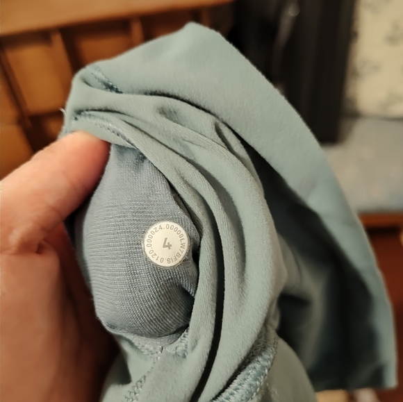 Lululemon Align high rise short - Picture 3 of 5